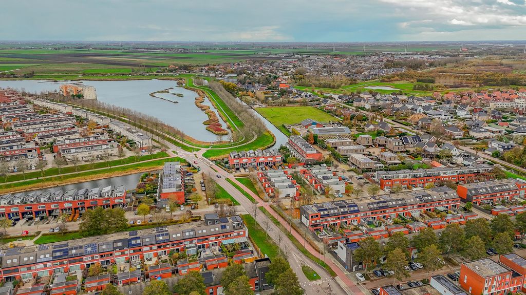 Property photo 3 of 75