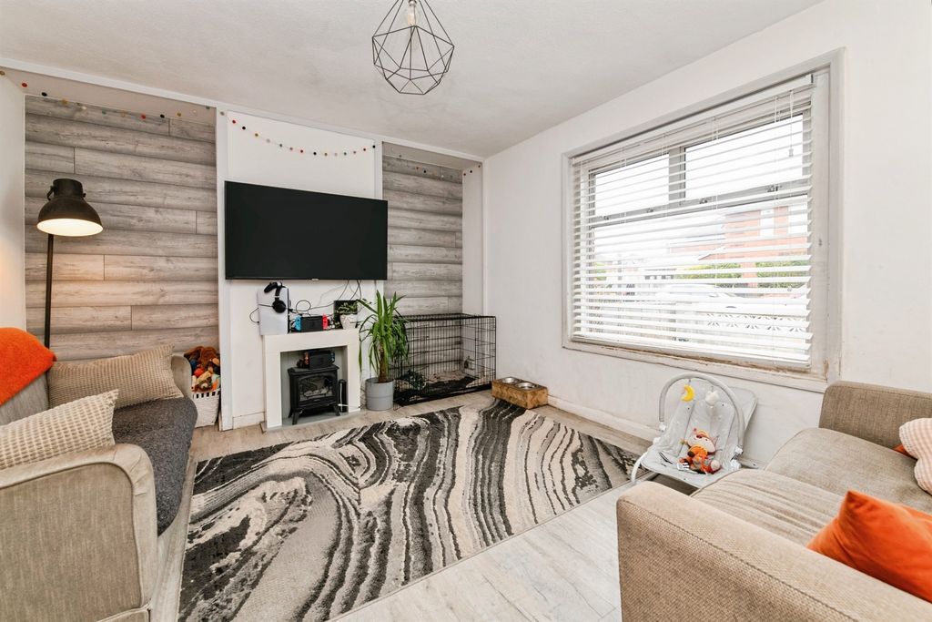 Property photo 3 of 17