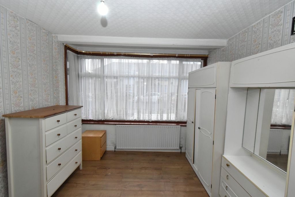 Property photo 3 of 18 Gallery