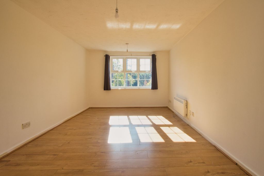 Property photo 2 of 9