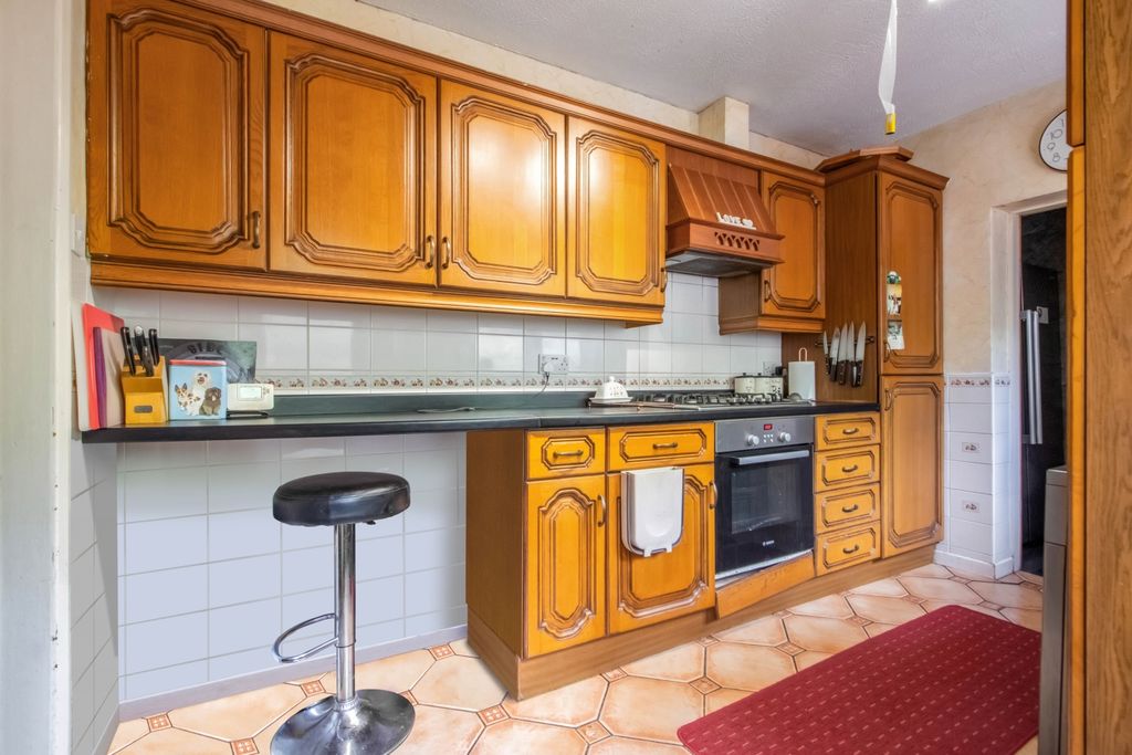 Property photo 3 of 20 Hemlock-07