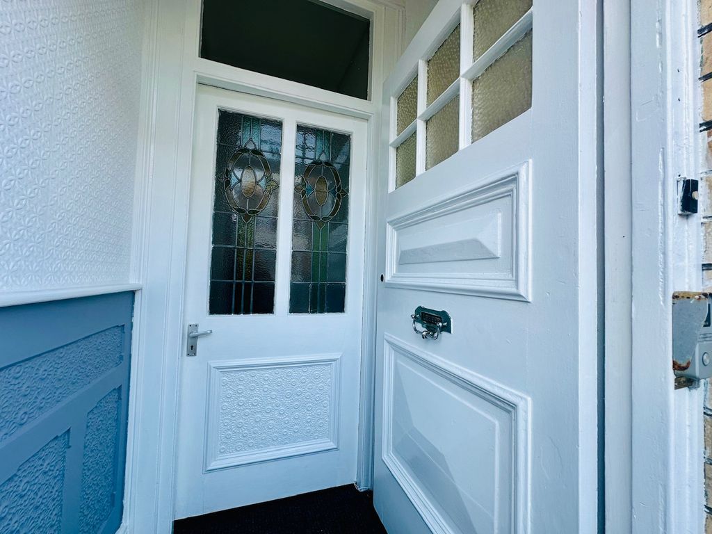 Property photo 2 of 14 Entrance Vestibule