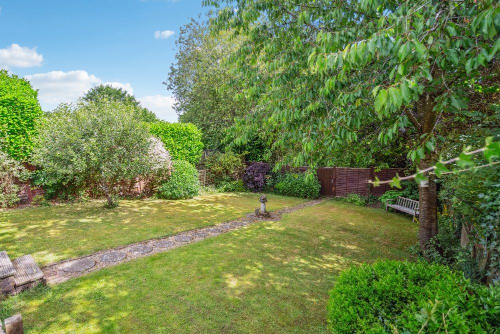 Property photo 3 of 12 Garden