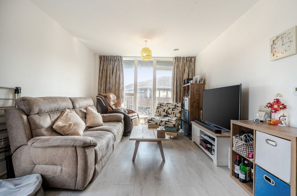 Property photo 3 of 9