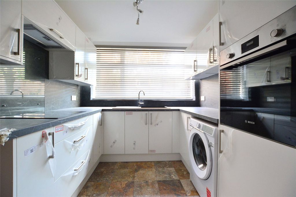 Property photo 3 of 11 Picture No. 16