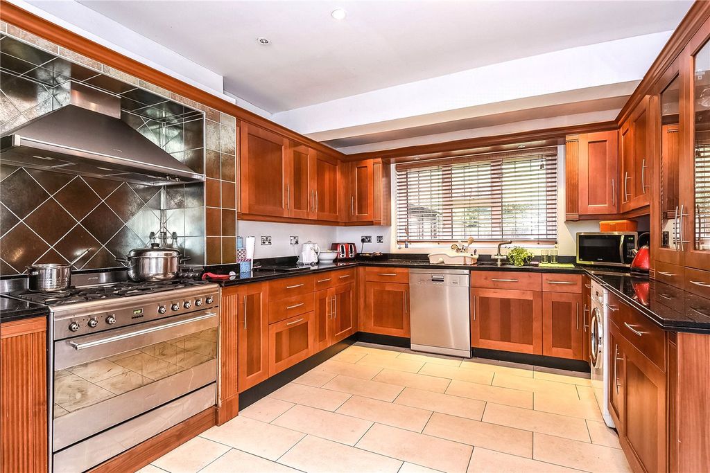 Property photo 2 of 9 Picture No. 22