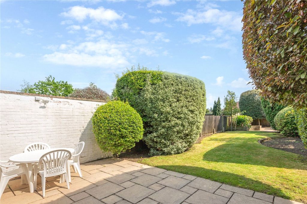 Property photo 2 of 19 Garden