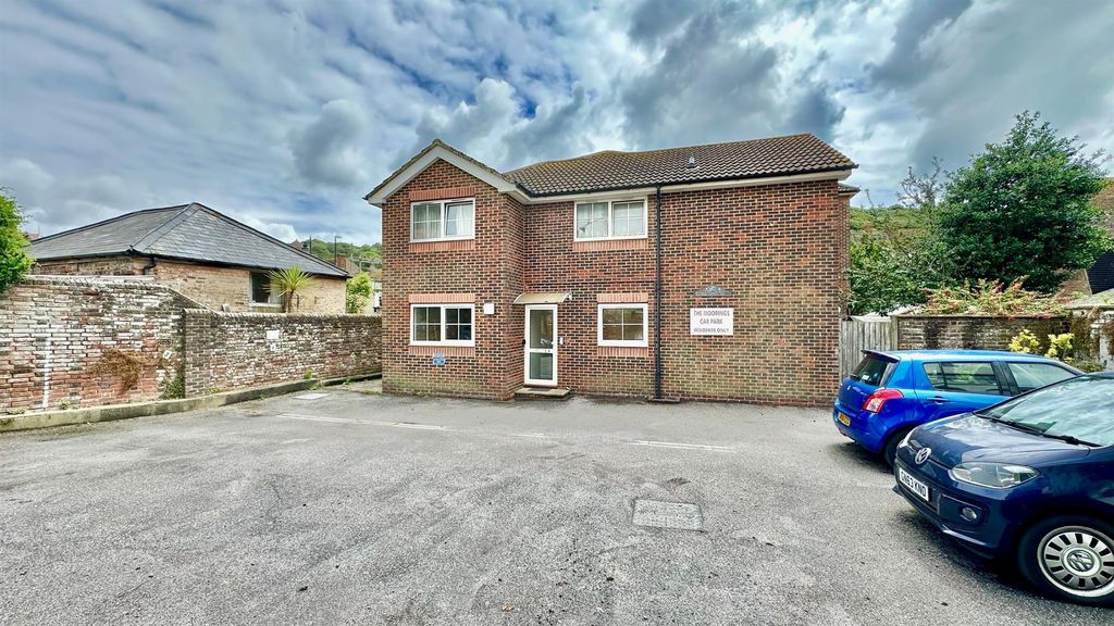 Property photo 1 of 26