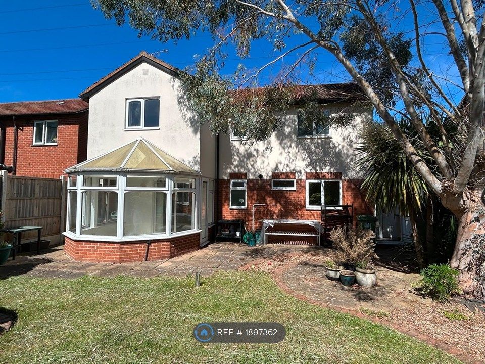 Property photo 3 of 20 Rear Conservatory