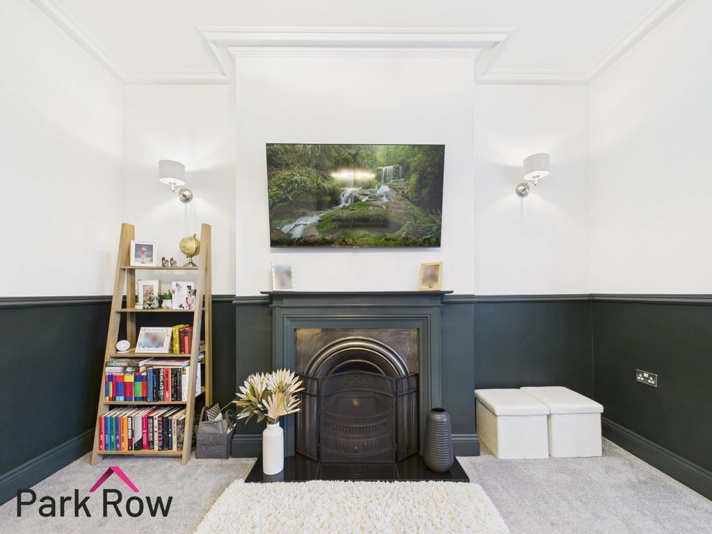 Property photo 2 of 36