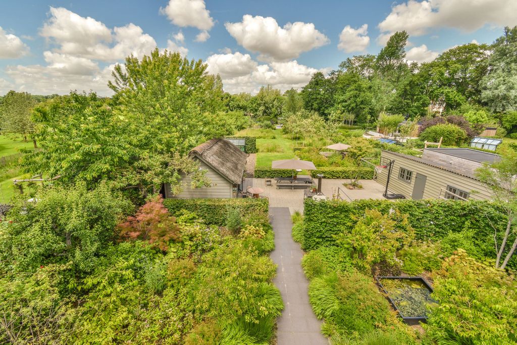 Property photo 2 of 45