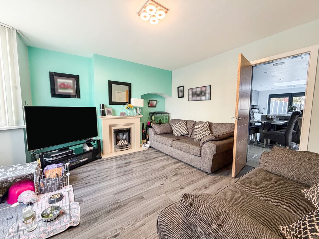 Property photo 2 of 24 Lounge