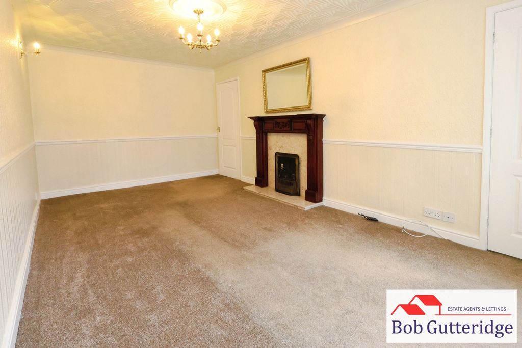 Property photo 3 of 19 Lounge / Dining Room