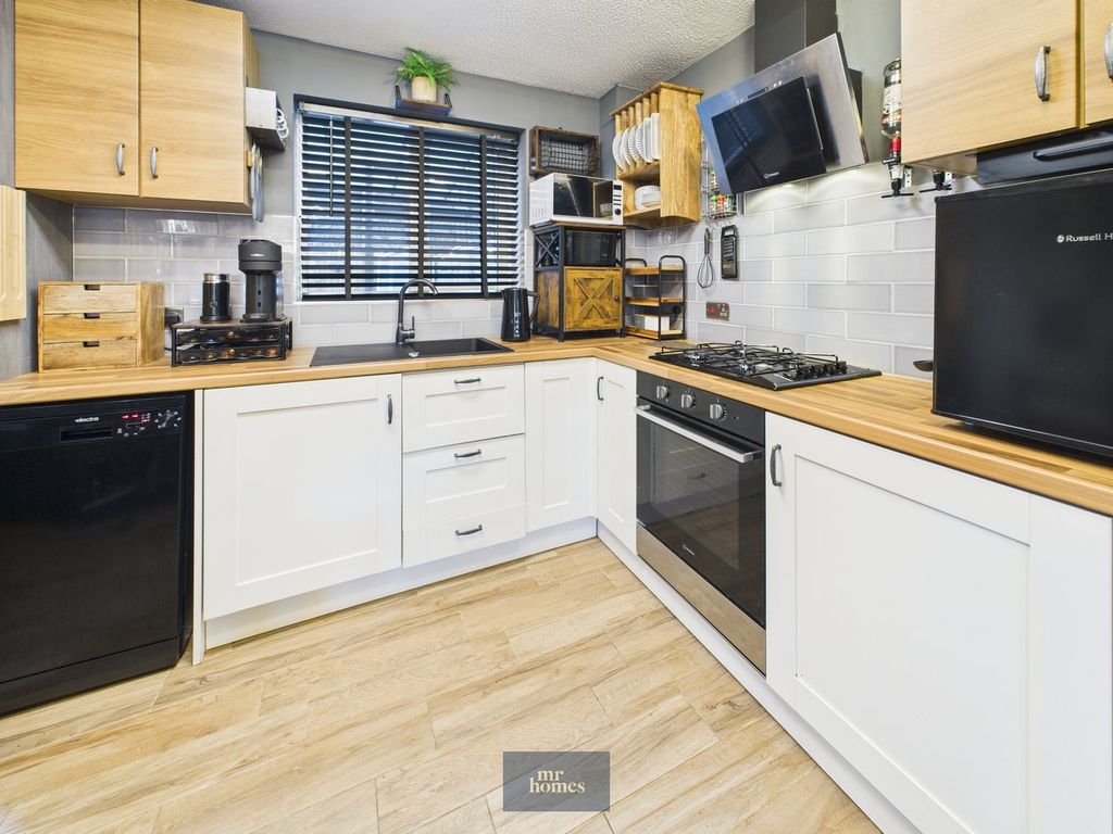 Property photo 2 of 38