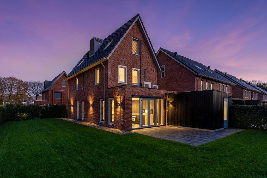 Property photo 2 of 61