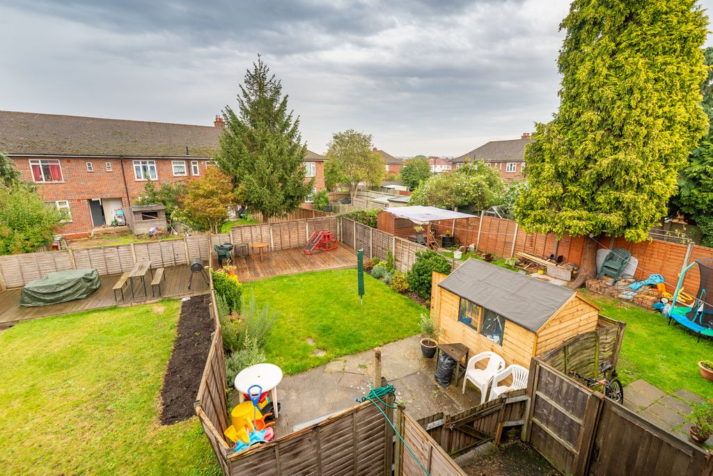 Property photo 2 of 24 Private Garden