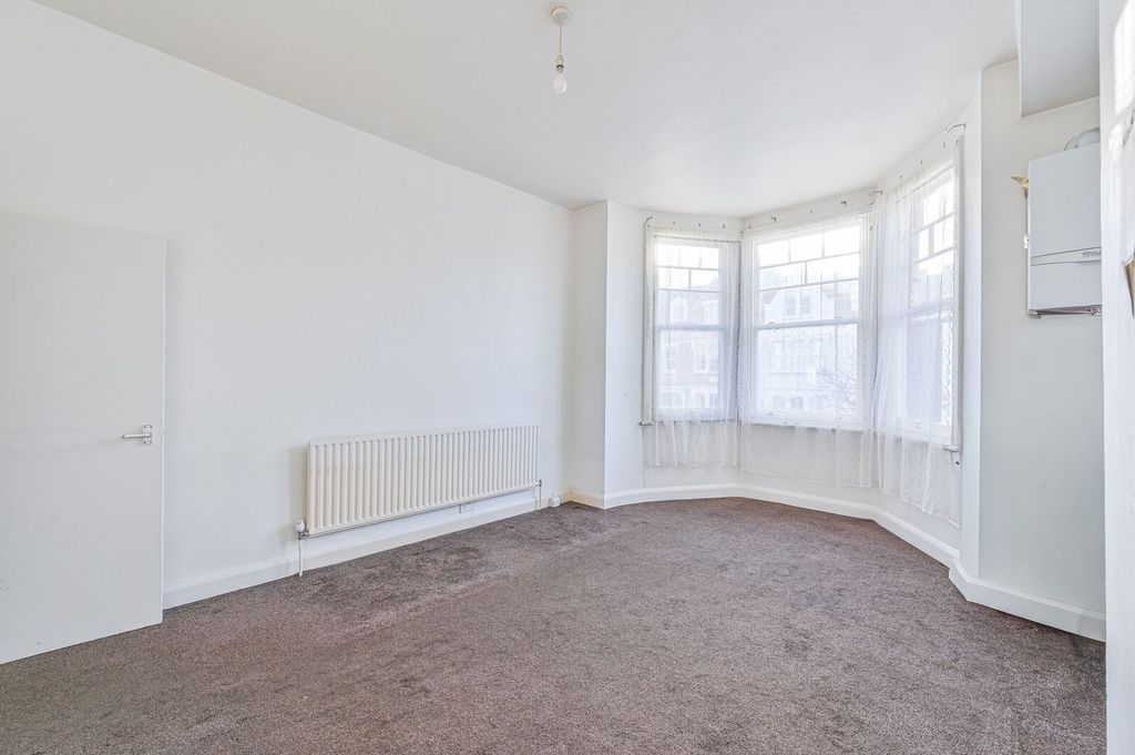 Property photo 3 of 8
