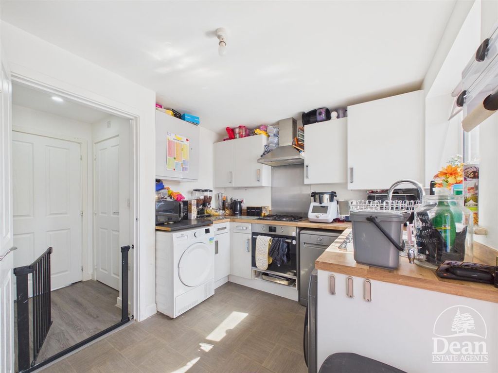 Property photo 3 of 13