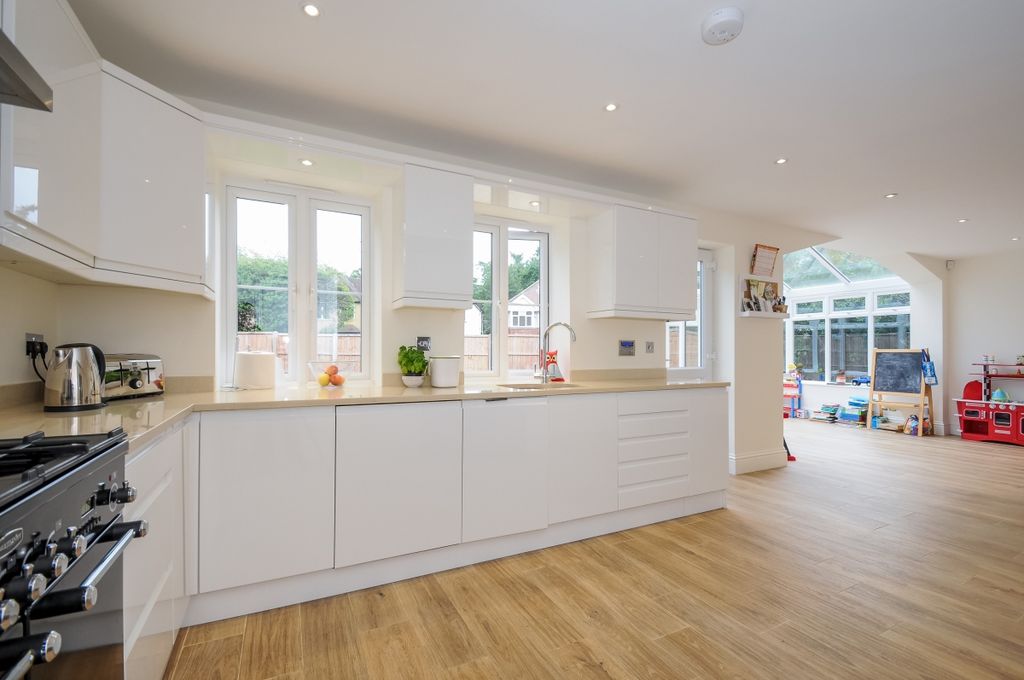 Property photo 2 of 20