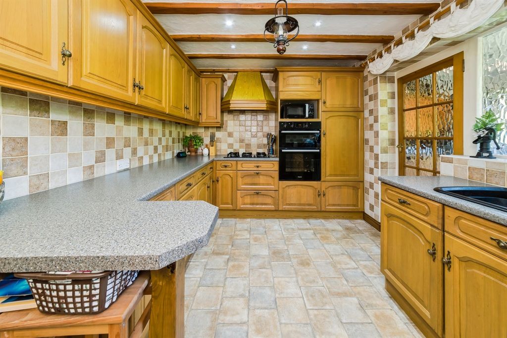 Property photo 3 of 17