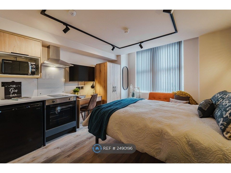 Property photo 2 of 35
