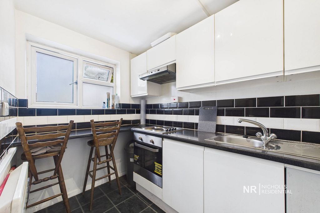 Property photo 2 of 8 Kitchen Extra Photo