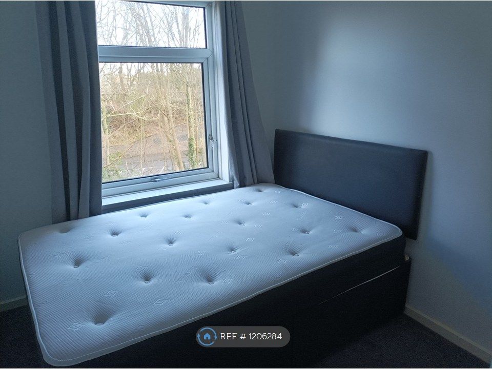 Property photo 2 of 10 Bedroom 2