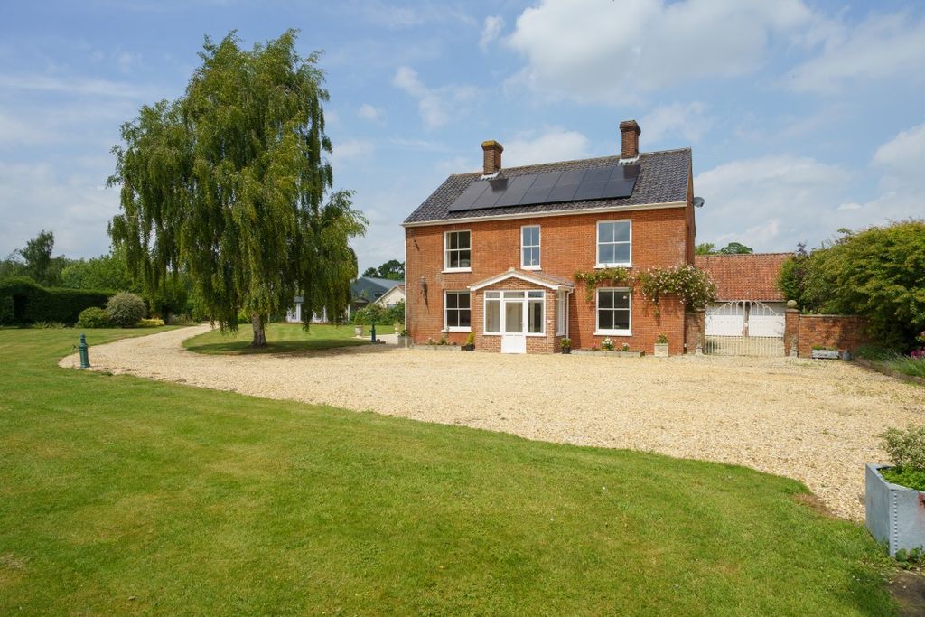 Property photo 1 of 38