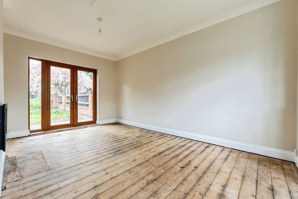 Property photo 3 of 18 Pbox-Img.Jpg