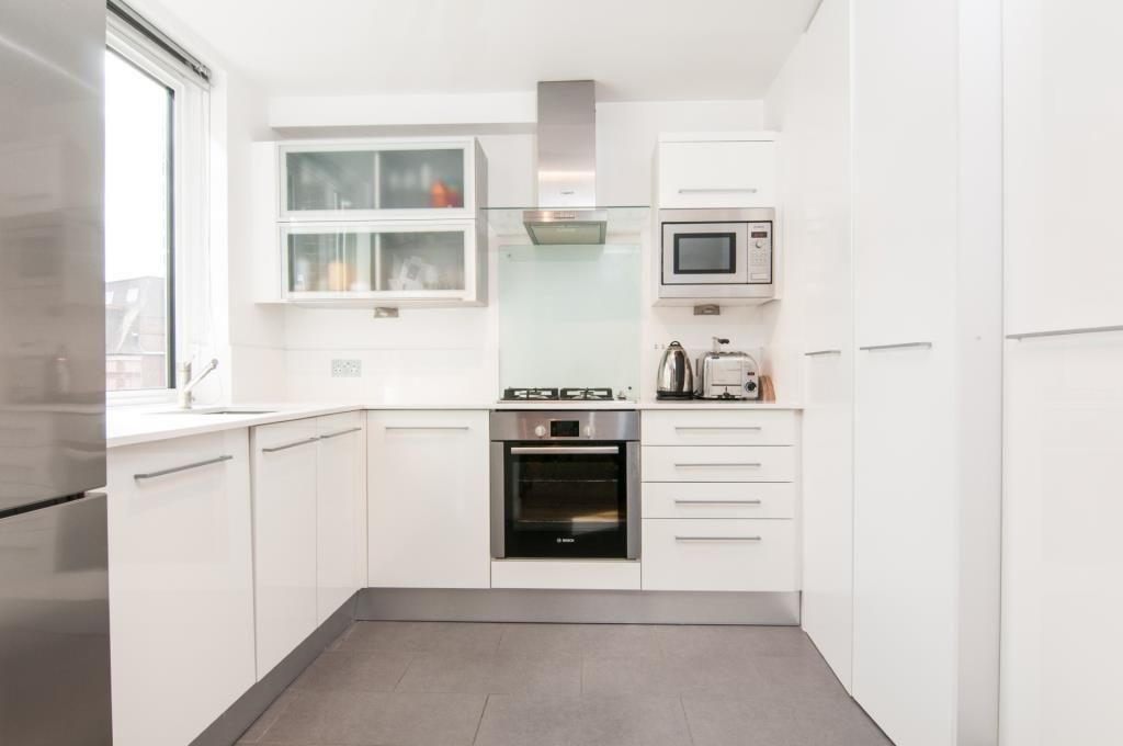 Property photo 2 of 6 Kitchen