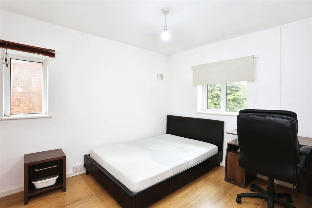 Property photo 3 of 17 Picture No. 06