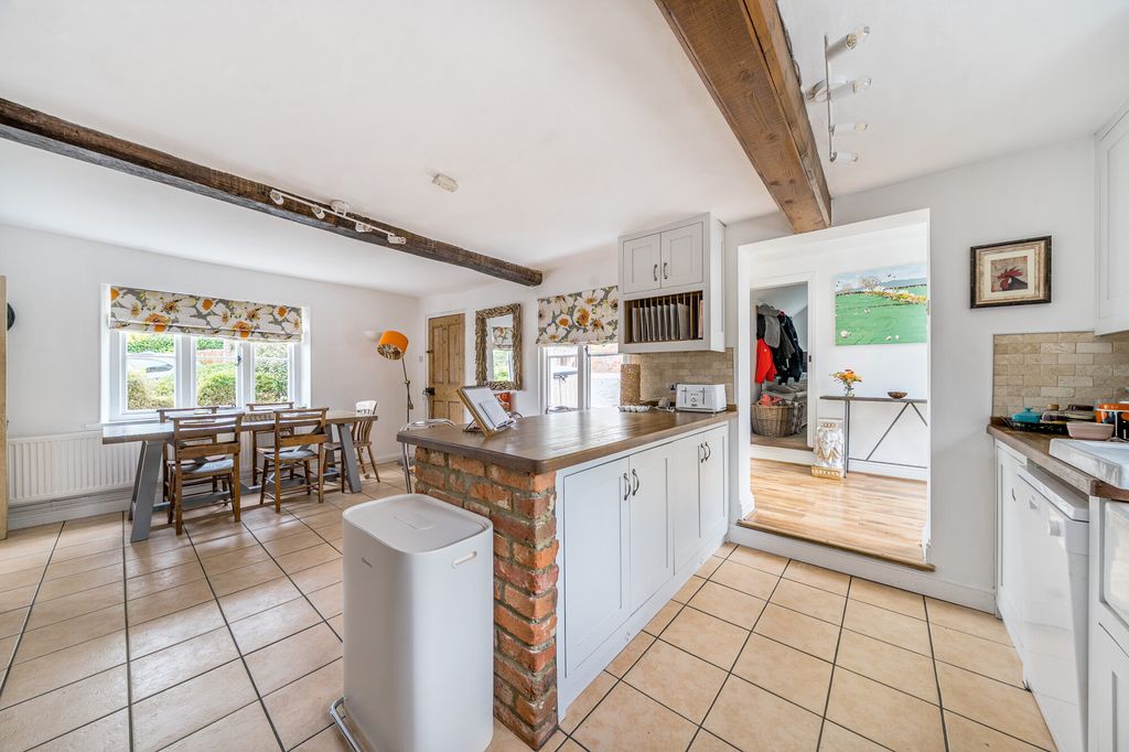 Property photo 3 of 16