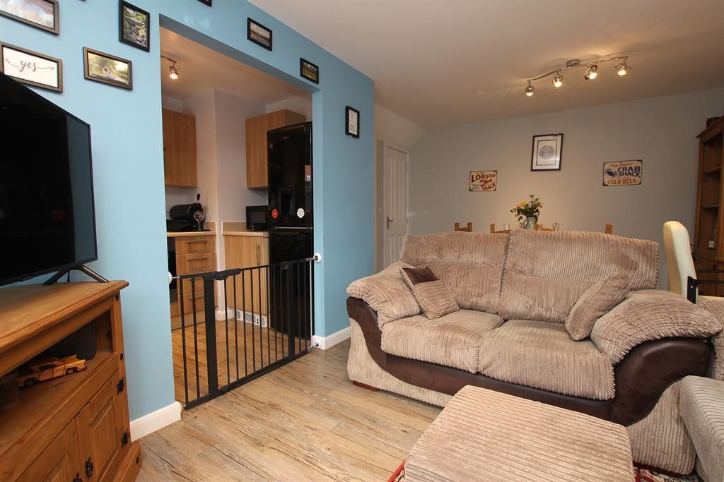 Property photo 2 of 34