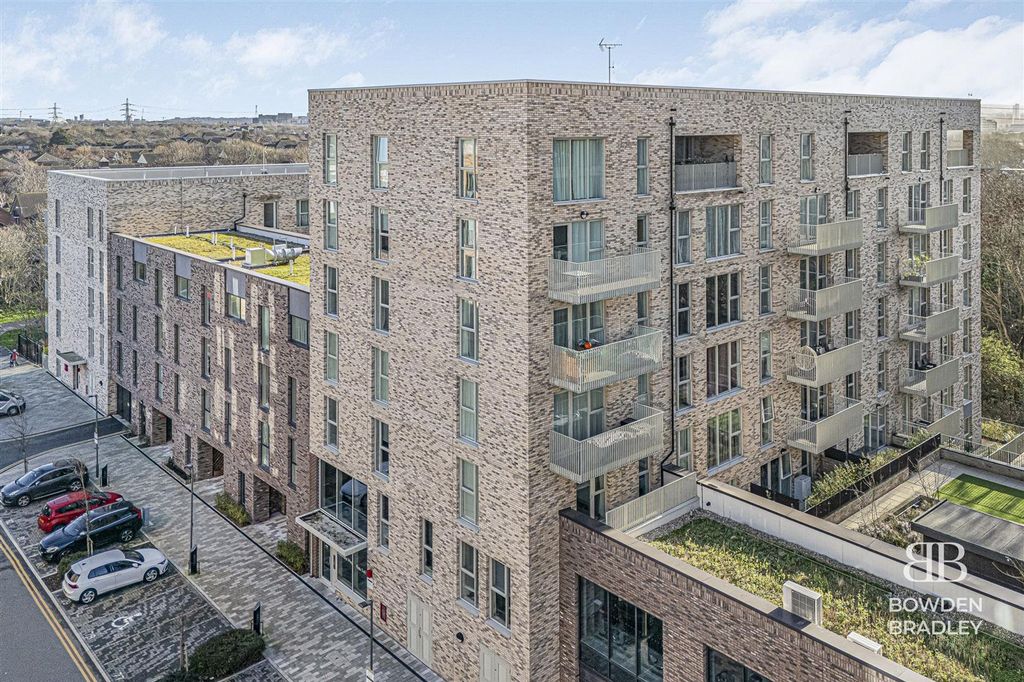 Property photo 1 of 20