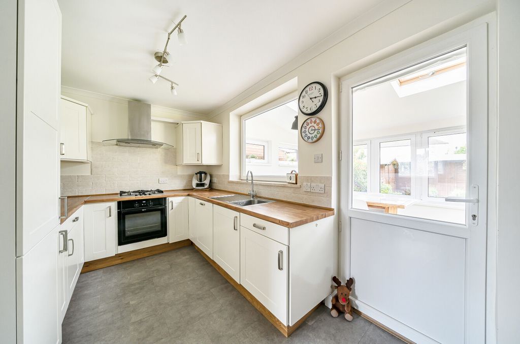 Property photo 3 of 18 1310428-3-685Eae8...