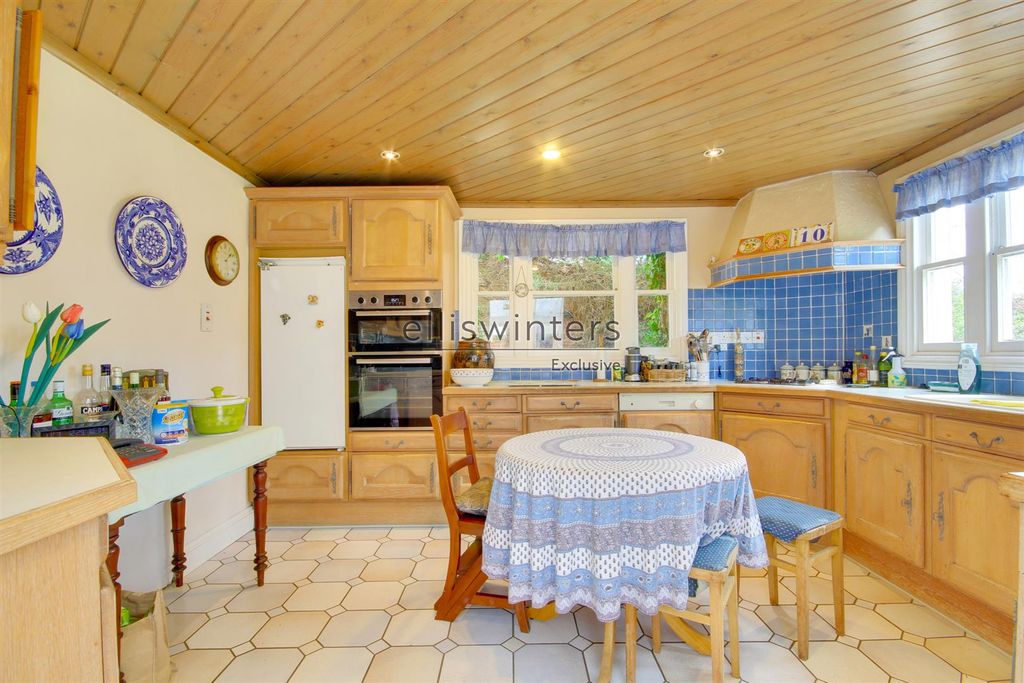 Property photo 3 of 26 Img_3682-Img_3684-Watermarked.Jpg