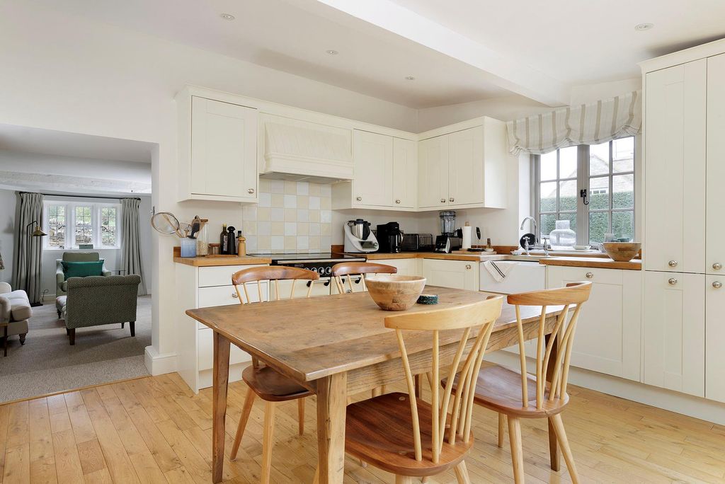 Property photo 2 of 31 Image