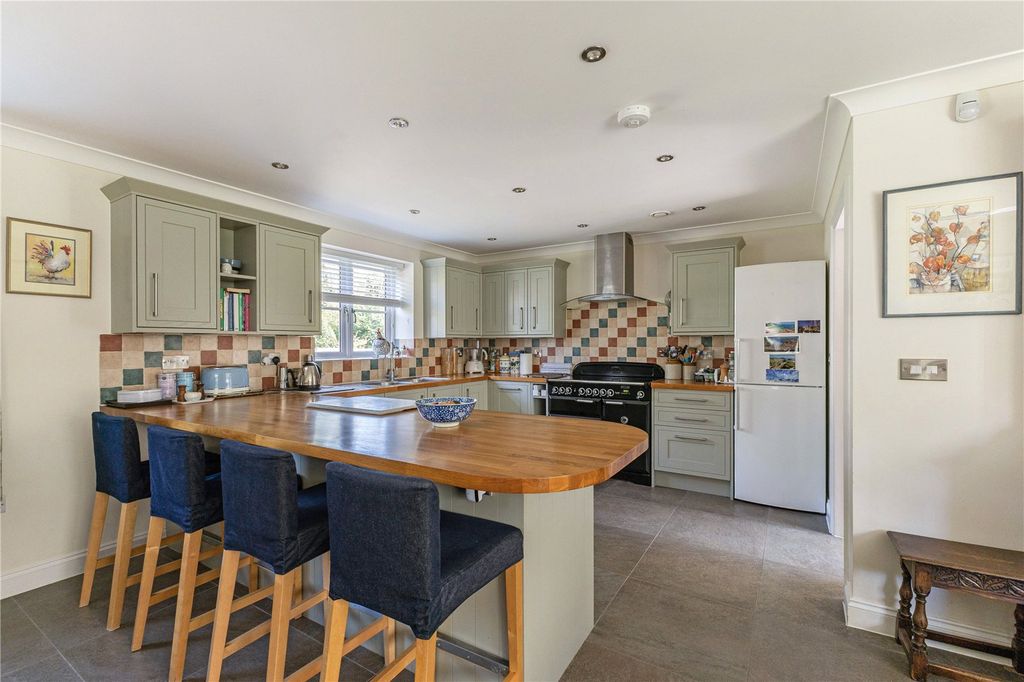 Property photo 2 of 14 Kitchen