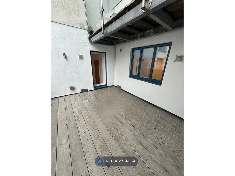 Property photo 1 of 11 Private Courtyard