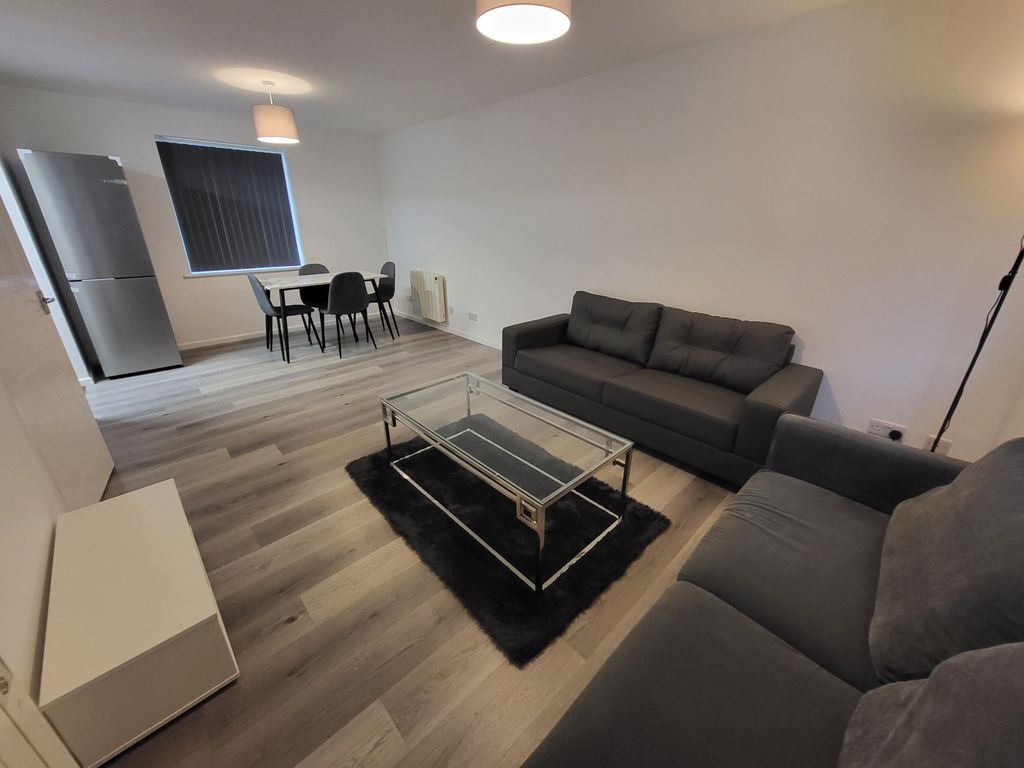 Property photo 2 of 11 Gallery