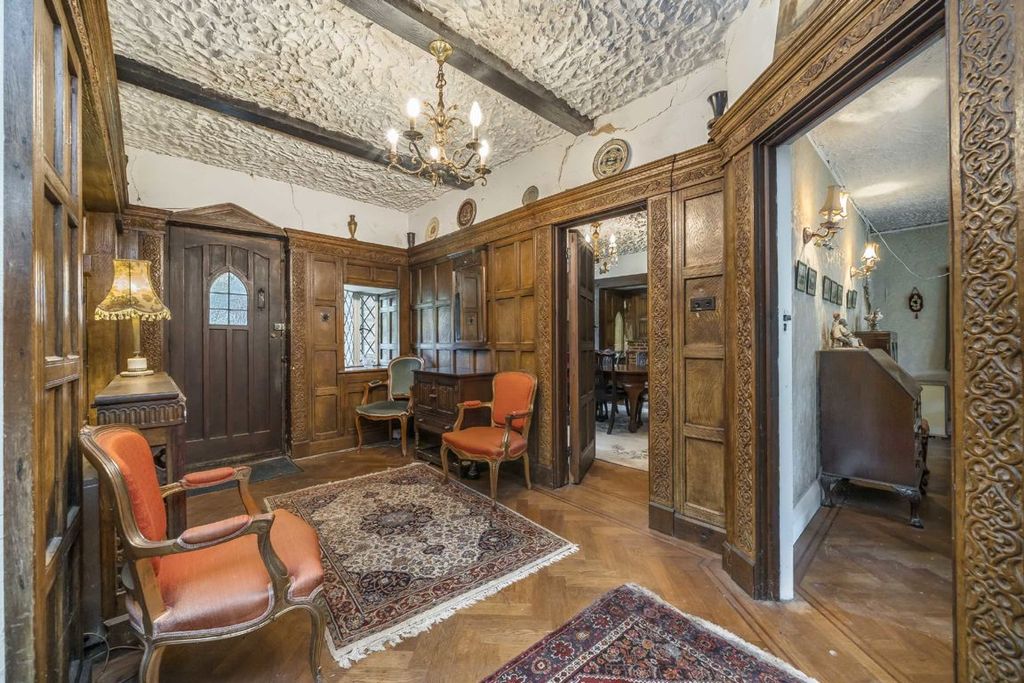 Property photo 2 of 11