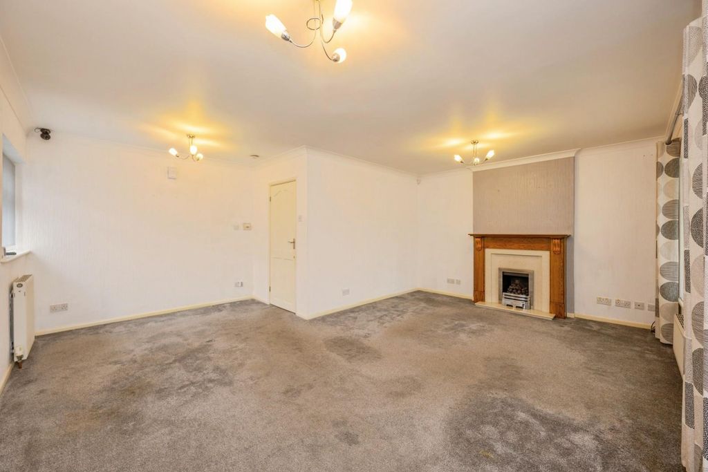 Property photo 3 of 19 52Millcrescent-6.Jpg