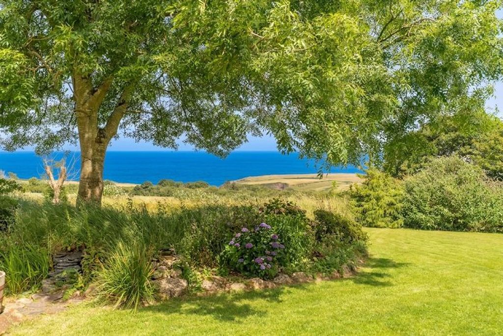 Property photo 1 of 84