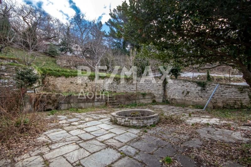 Property photo 2 of 25