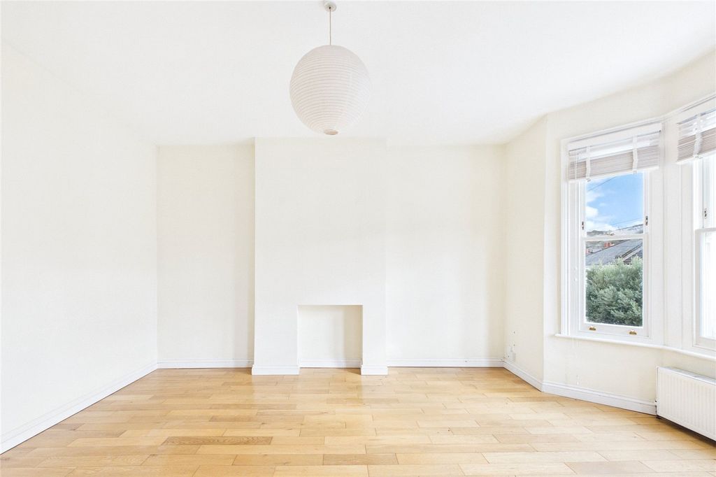 Property photo 3 of 12 Picture No. 02