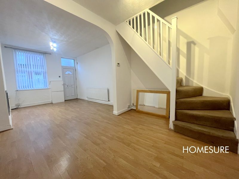 Property photo 3 of 10 Lounge