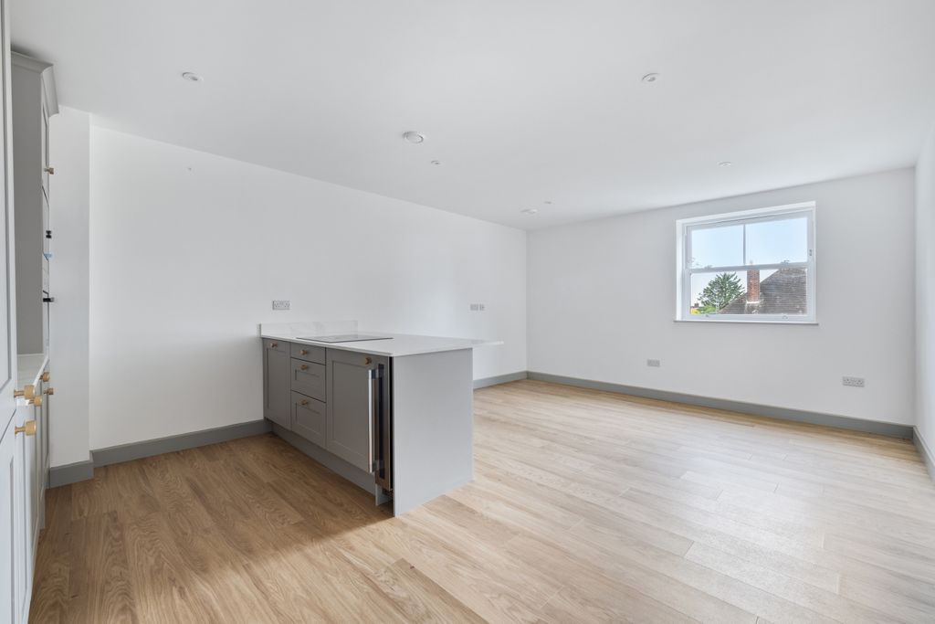 Property photo 3 of 11 Picture No. 32