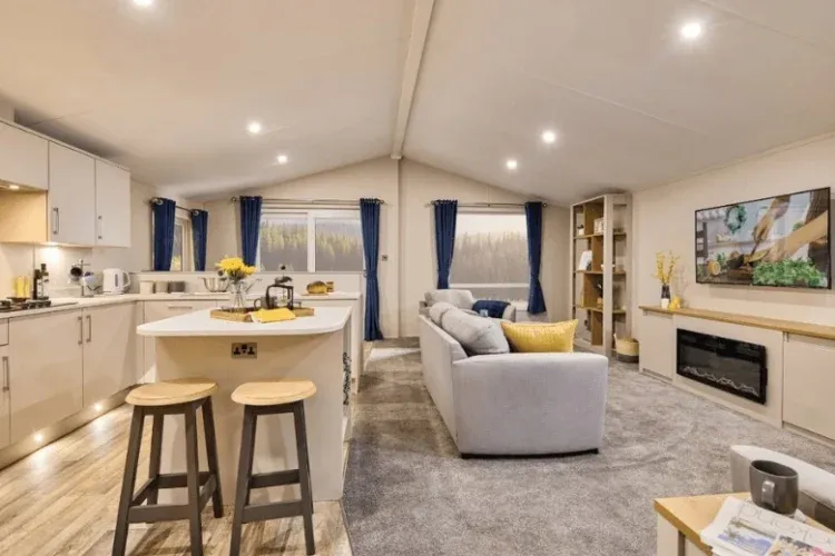 Property photo 1 of 6 Willerby Haywood Lodge3 750x500 F50 50