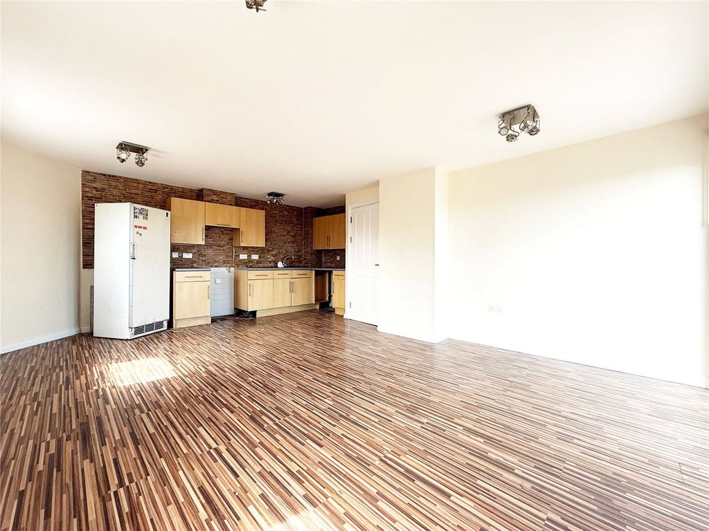 Property photo 2 of 8 Picture No. 03