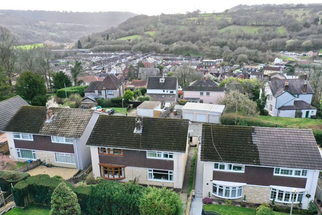 Property photo 1 of 33